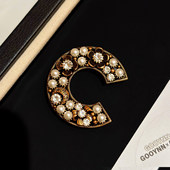 小香风C字母复古月亮珍珠胸针高档女款 胸花秋冬大衣西装 别针配饰