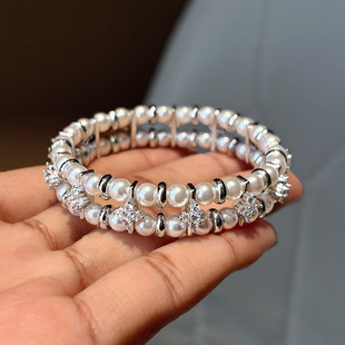 法式多层叠戴新款澳白珍珠手链女粉色轻奢小众精致高级感手串手饰