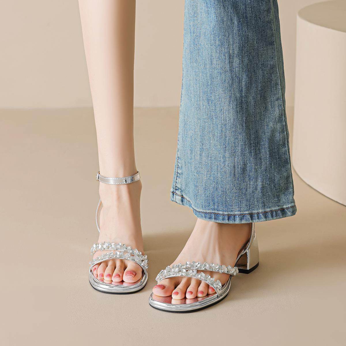 时尚法式晚晚风一字带不累脚水钻凉鞋女夏季绝美银色高跟鞋女粗跟,女鞋,一字带凉鞋,淘宝优惠券,粉丝福利购,淘宝优惠卷