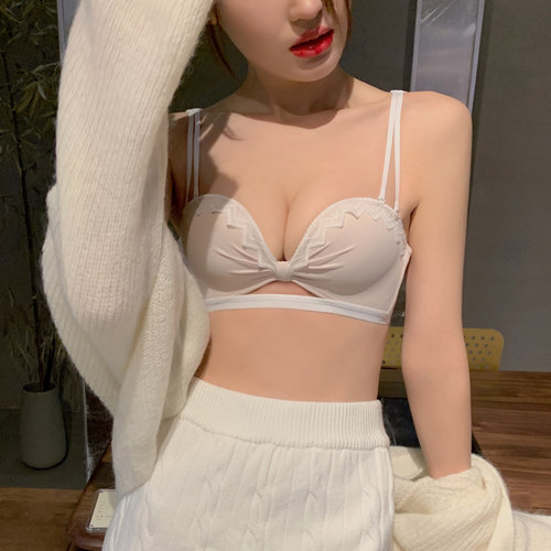 日系内衣女小胸聚拢收副乳u防下垂bra少女无钢圈薄款甜美文胸套装