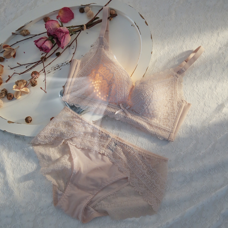 内衣女夏季薄款聚拢调整型收副乳大胸显小上托透气无钢圈文胸套装