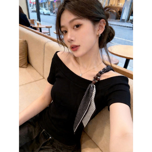 大码绝美斜肩小上衣修身高级感chic别致系带串珠黑色短袖T恤女装