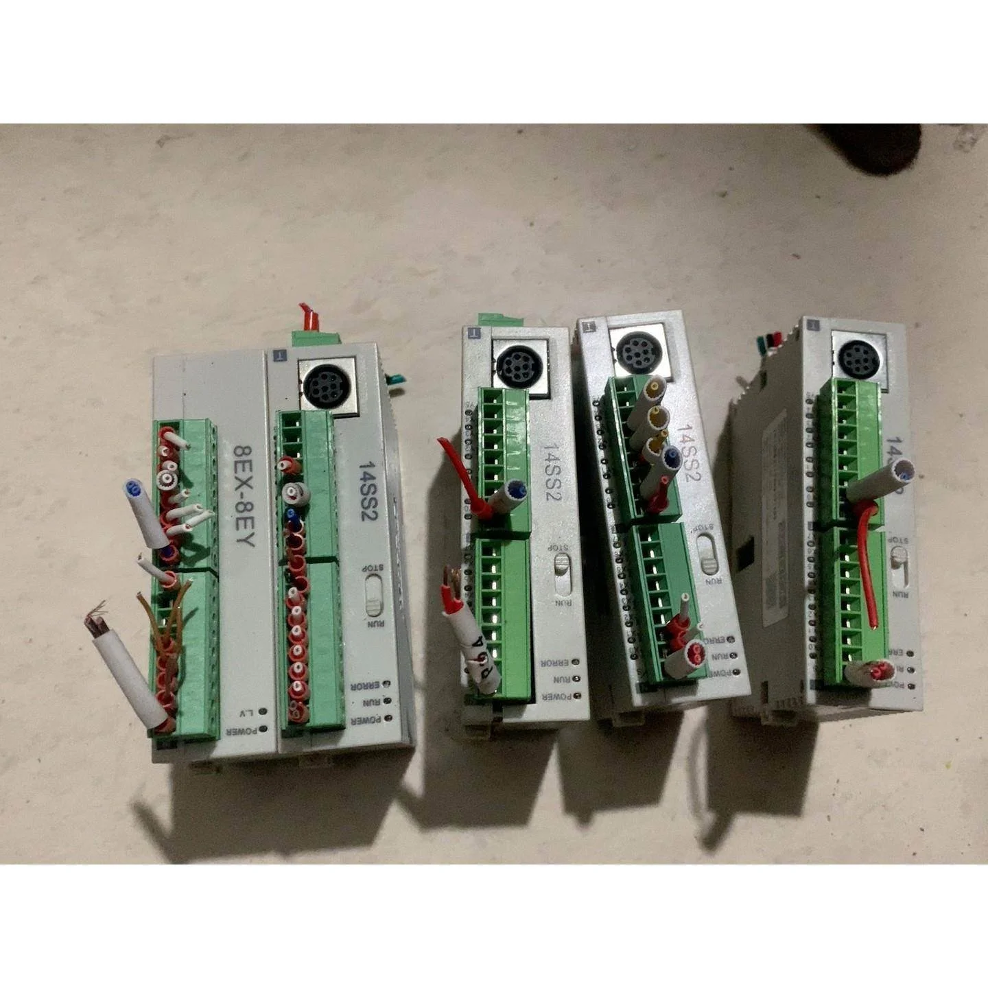 非实价议价议价议价议价议价WODTOP PLC 主机TP14SS211T有四片,议
