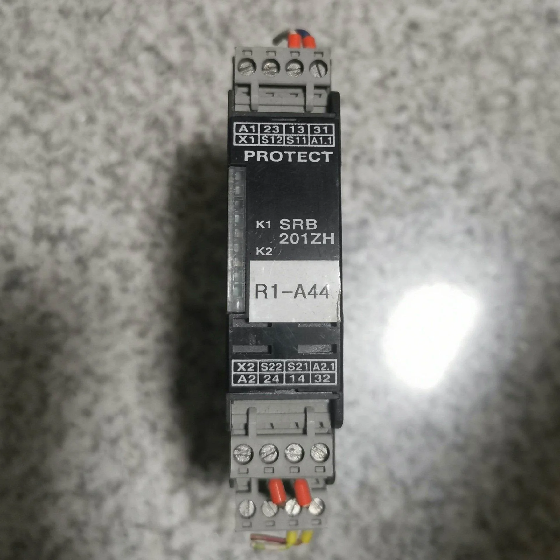 非实价议价议价SRB201ZH-24V施迈赛安全继电器【议价】非实价议价