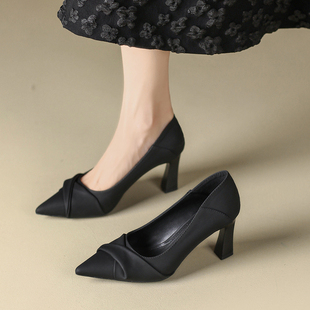女粗跟春法式 黑色软皮高跟鞋 7厘米简约浅口尖头上班面试工作单鞋