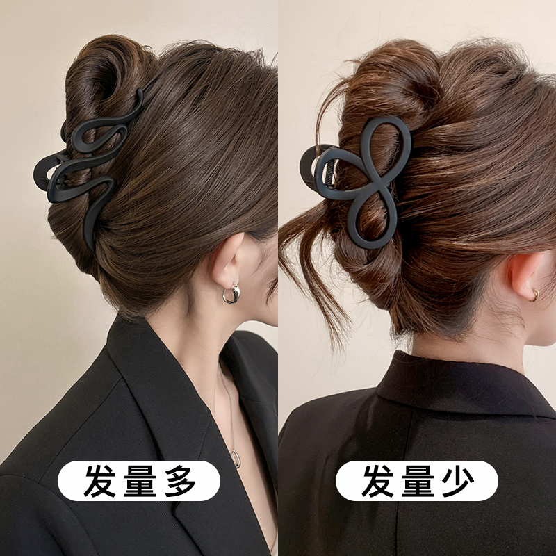 黑色波浪抓夹女2024新款