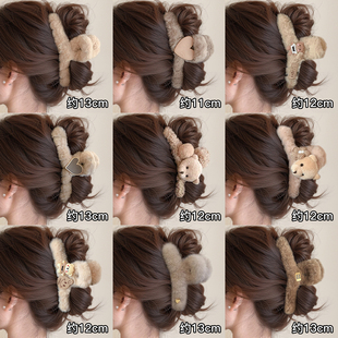 高级感大号发量多抓夹女2025新款秋冬毛绒鲨鱼夹子后脑勺发夹头饰