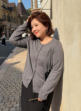 胖mm亲肤舒适针织开衫木子理想大码女装春季200斤柔软简约针织衫