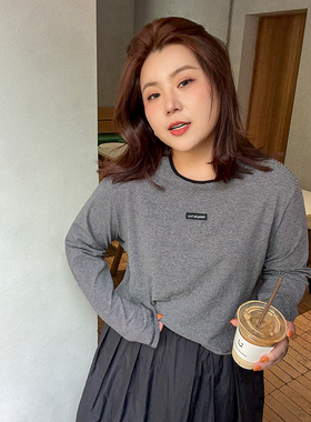 胖mm秋冬短款条纹打底衫木子理想大码女复古落肩时髦长袖T恤200斤