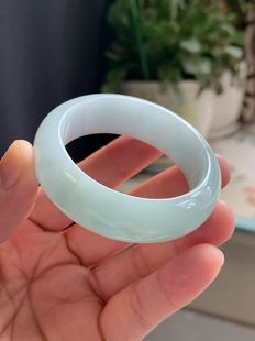 正品 天然缅甸翡翠手镯A货儿童镯43尺寸宽15厚7.6冰透果绿宽版 福利