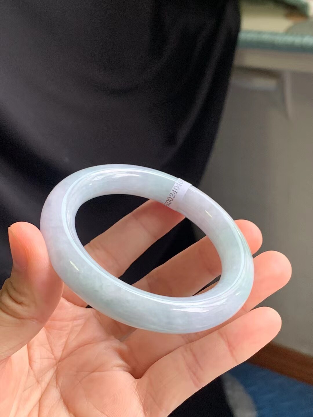 天然缅甸翡翠手镯a货52尺寸冰糯浅绿底胖圆条小手福利可爱复古风