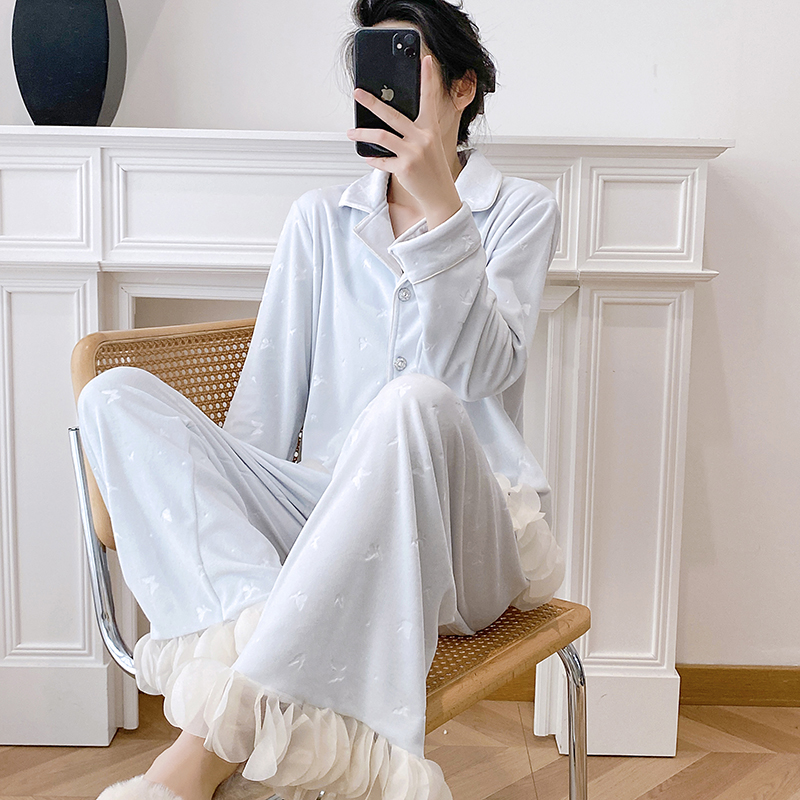 2025秋冬季新款女家居服加厚双面海岛绒花边蝴蝶长袖甜美睡衣套装