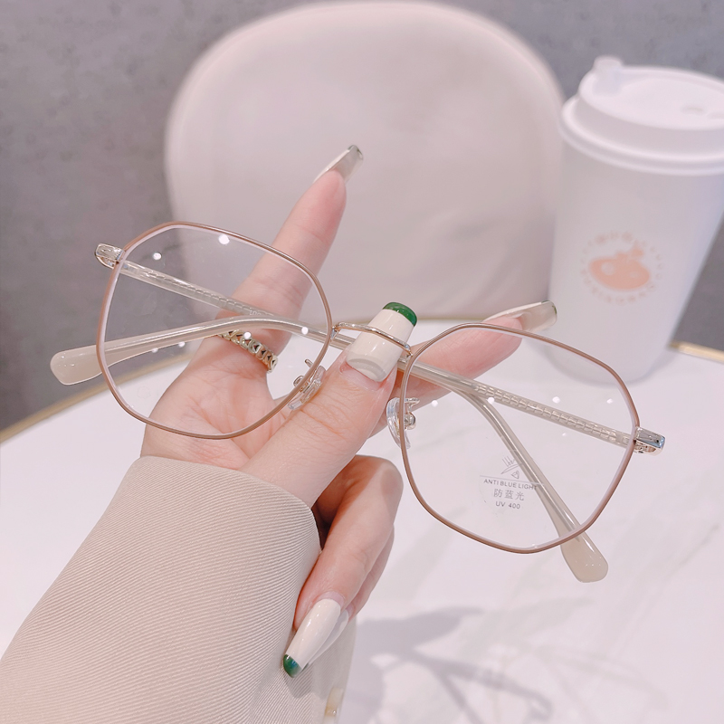 文艺多边形近视眼镜女