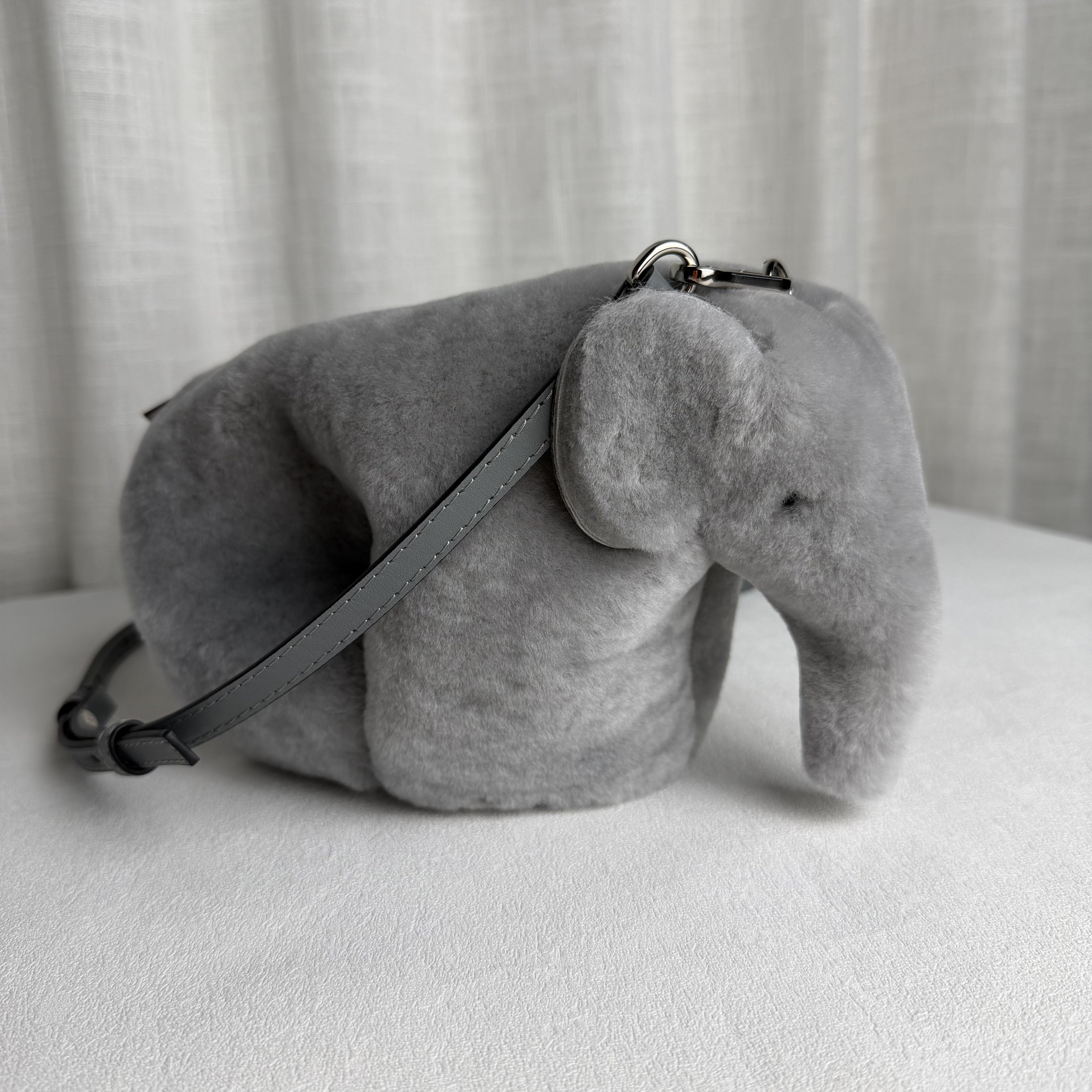 2026秋冬新款羊毛大象包手机包真皮真羊毛斜跨单肩包包可爱毛茸包