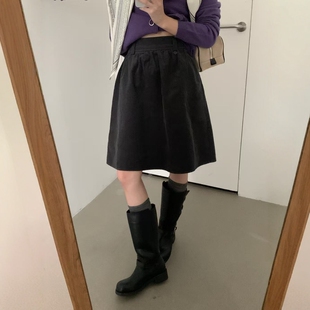 梨形身材设计感灯芯条绒半身裙女中裙秋冬学院风显瘦遮胯a字伞裙