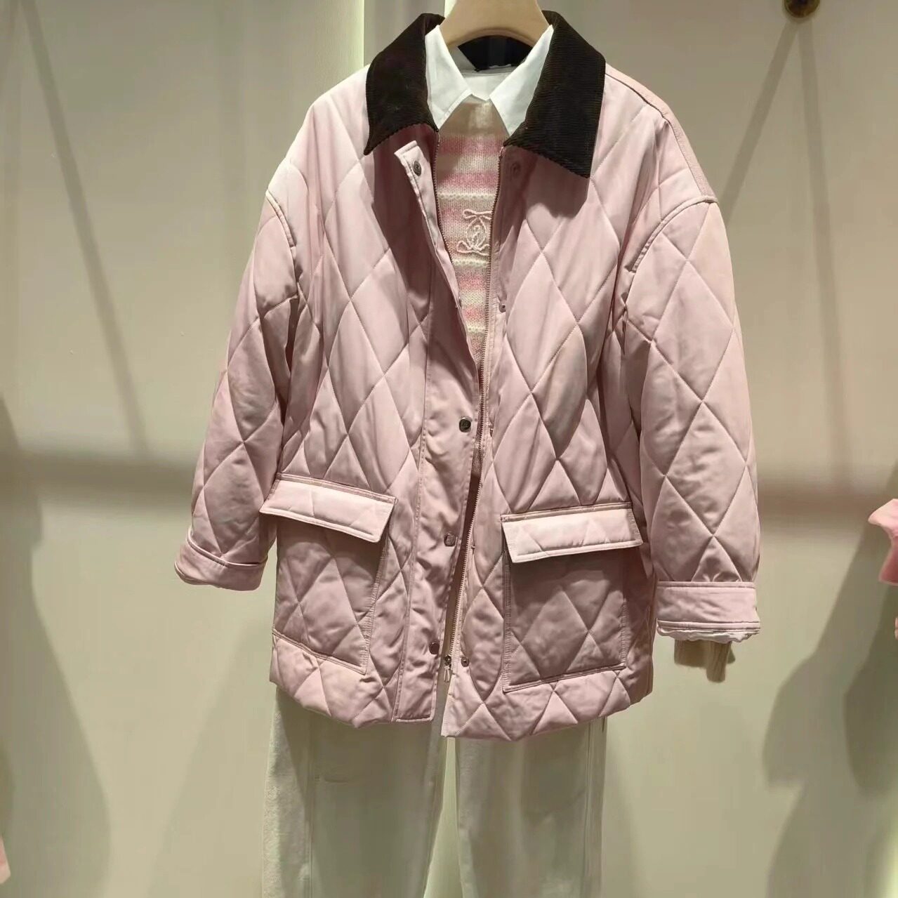 25年秋新粉色菱格绗缝灯芯绒翻领棉服外套女