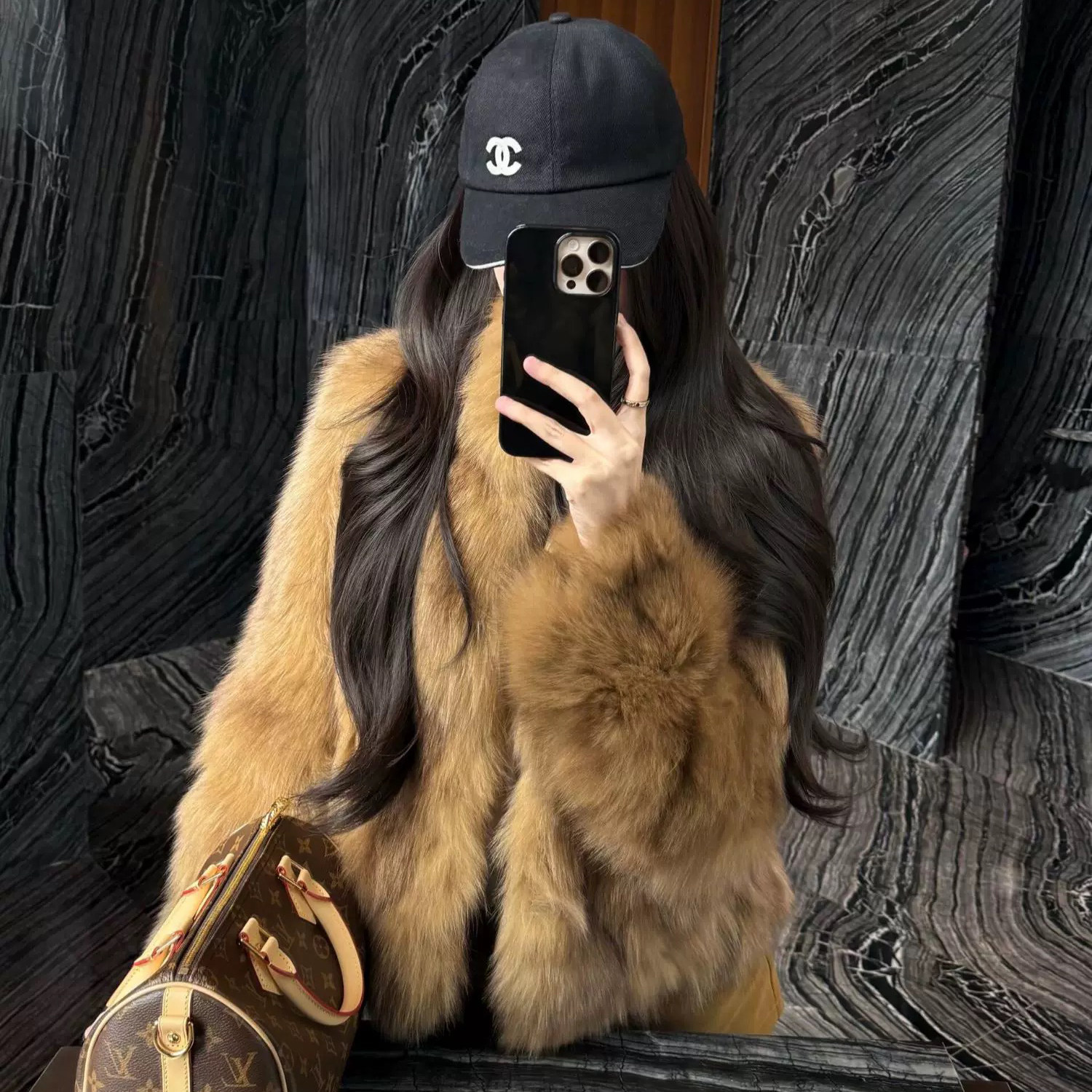 高级感仿狐狸毛皮草外套女短款冬季新款时尚洋气皮毛一体毛毛上衣,女装/女士精品,皮草,淘宝优惠券,粉丝福利购,淘宝优惠卷