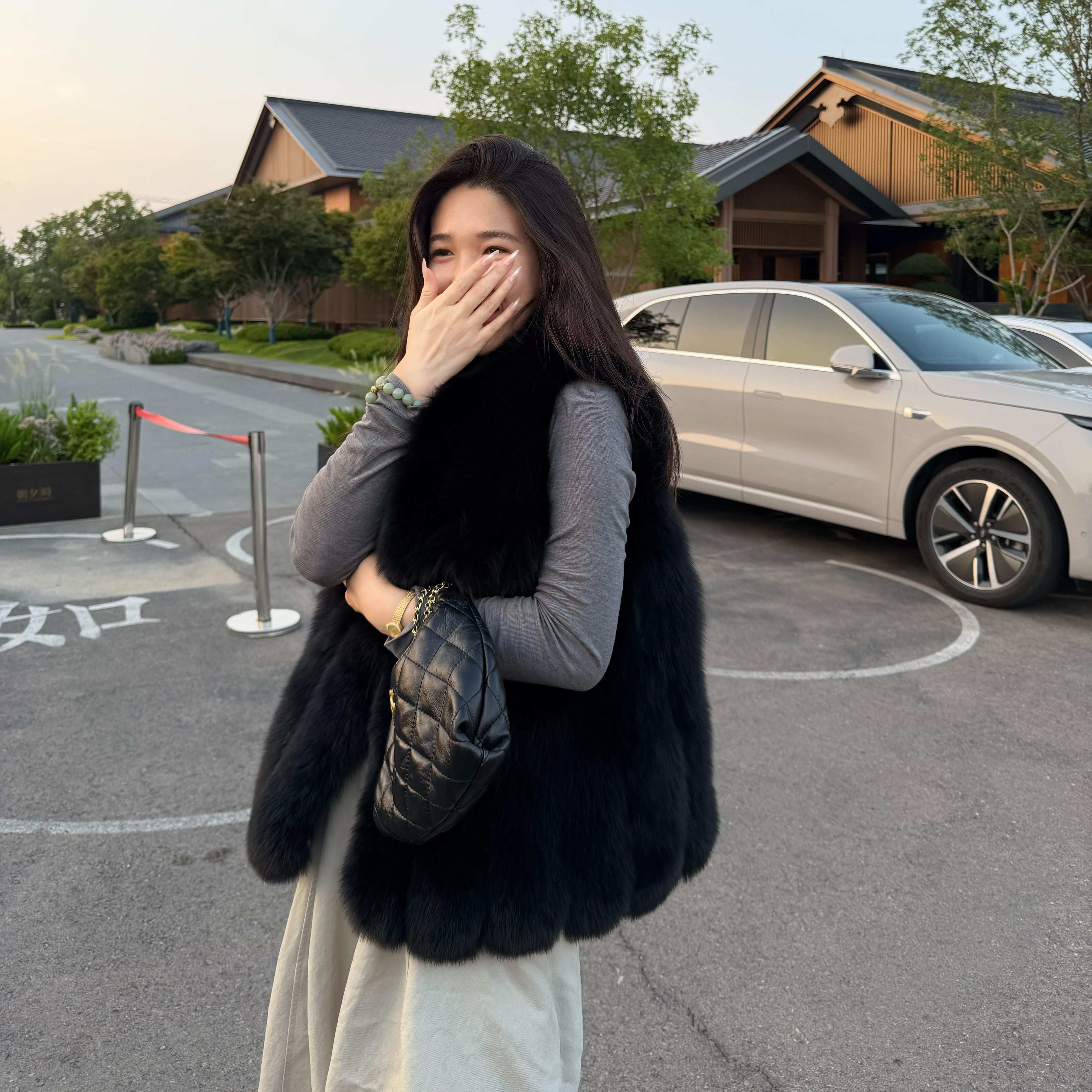 时髦叠穿狐狸毛立领短款马甲女