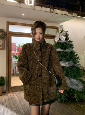 2025新款立领牛角扣羊羔毛中长款毛毛外套女皮毛一体上衣冬季保暖