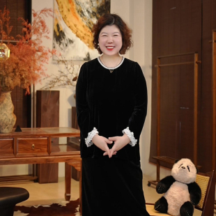 金雀绫 100桑蚕丝丝绒钉珠工艺加宽加大上衣SZA1SY940 珍珠茉莉