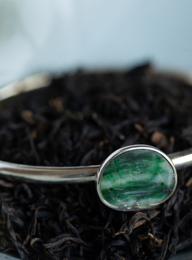 泼墨。 足银 配天然翡翠 玲珑秀气  银镯/手镯  一枚 （内径58MM