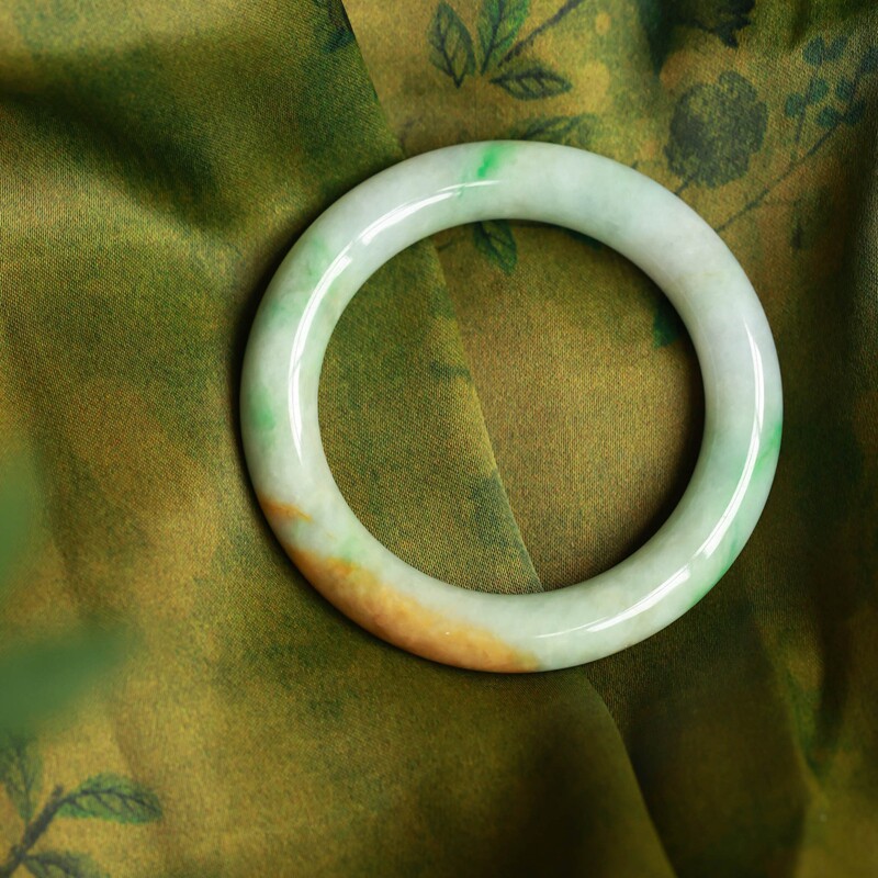 泼墨。天然A货飘绿灵韵正圈圆条翡翠玉镯手镯  内径56MM （原4000