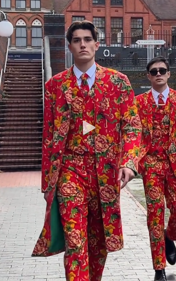 李美越同款东北大花征服世界修身喜庆外套单件风衣西装加长版男