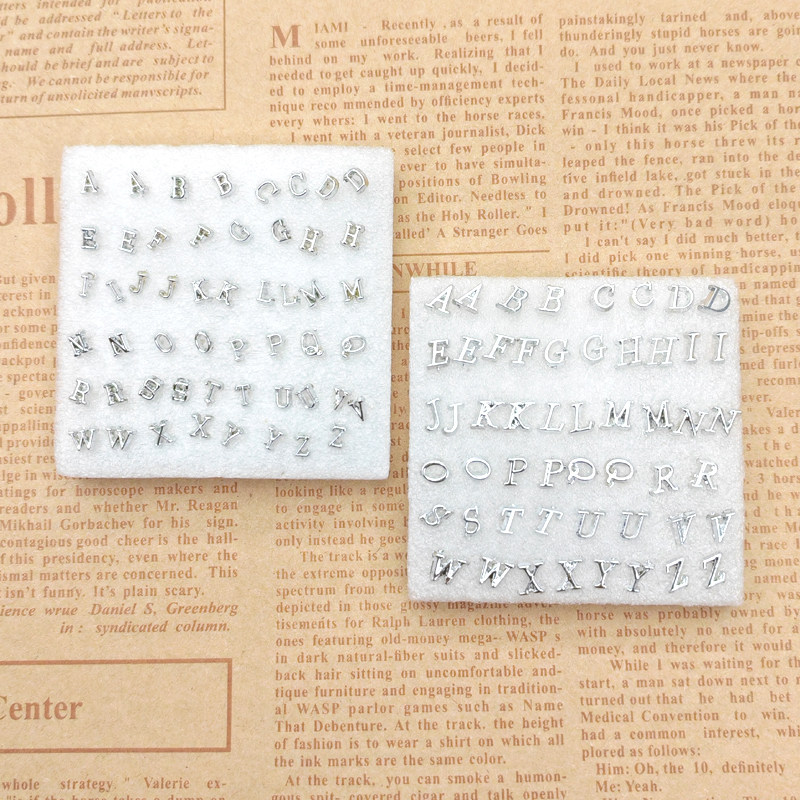 名字首字母英文字母耳钉女气质简约百搭耳饰学生防过敏养耳洞骨丁