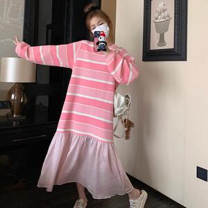 粉色条纹长袖卫衣连衣裙女2025春季新款设计感宽松鱼尾拼接长裙潮图片