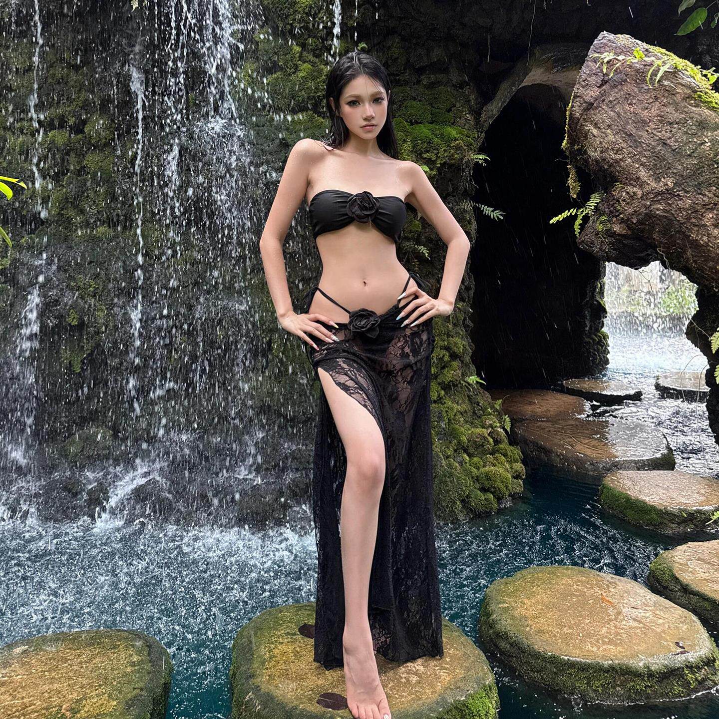 绝美高级感立体花朵抹胸分体比基尼海岛度假性感显瘦蕾丝长裙泳衣