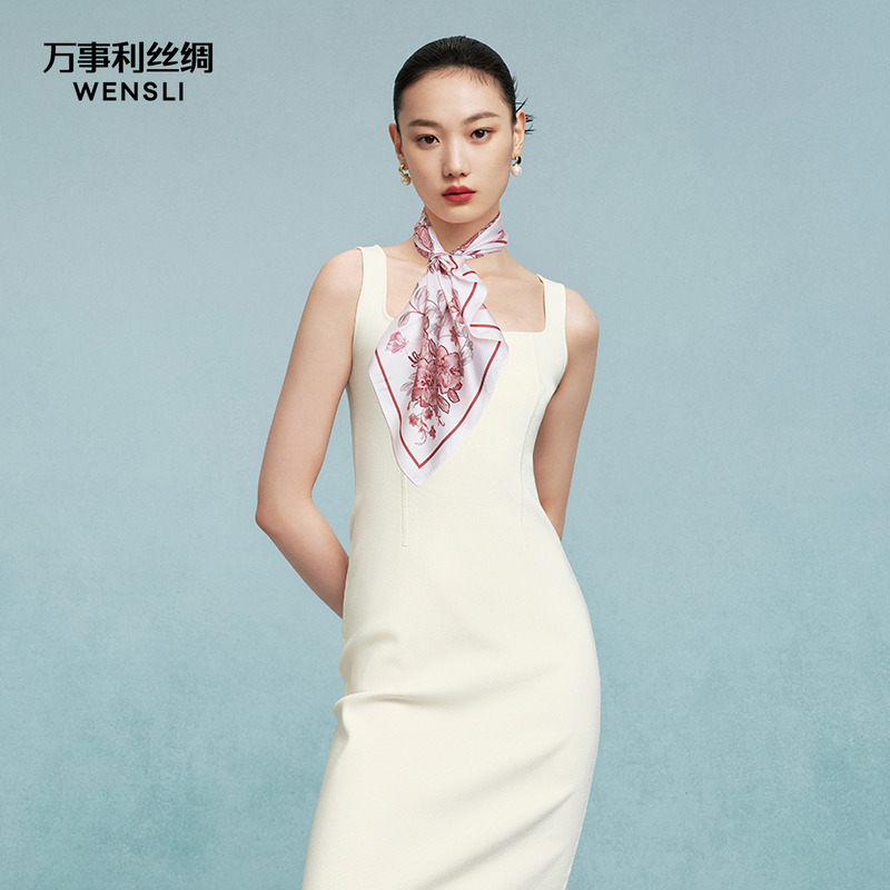 万事利春夏新品真丝丝巾高级穿搭外搭双面印花51cm方巾蝴蝶戏春