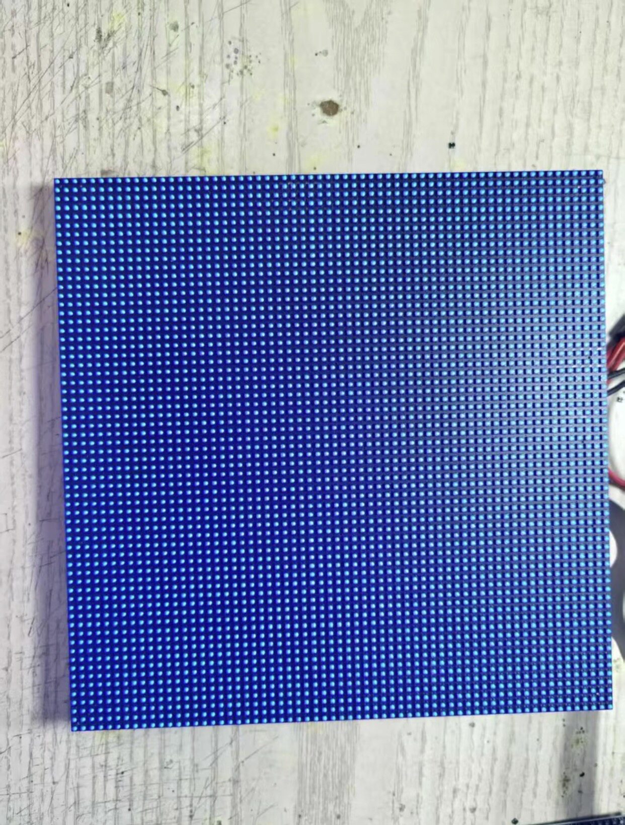 LED显示屏P2P3P4P1.2模组现场快捷维修配板更换电子元件