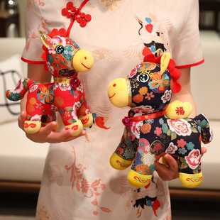 2026马年吉祥物玩偶挂件毛绒玩具花布马公仔公司年会活动礼品