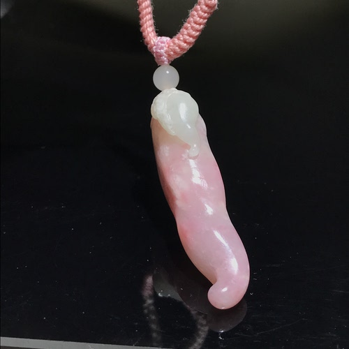 儒贤玉道且末老料稀缺胭脂红辣椒吊坠红红火火荔枝肉俏色巧雕