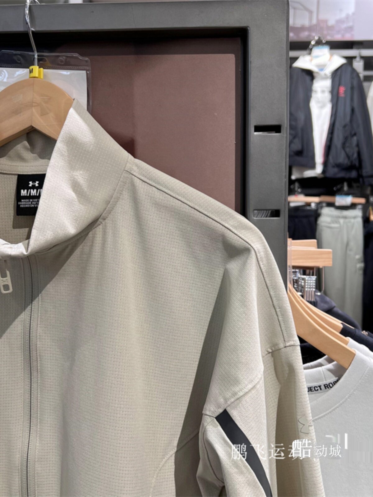 UA UNDER ARMOUR 여성 자켓 2024 봄 신상품 피트니스 트레이닝 우븐 통기성 스탠드 칼라 스포츠 자켓 1385895