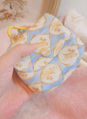 EVA布语兔兔黑白耳机口红唇膏化妆收纳钥匙包随身可爱DIY小挂包