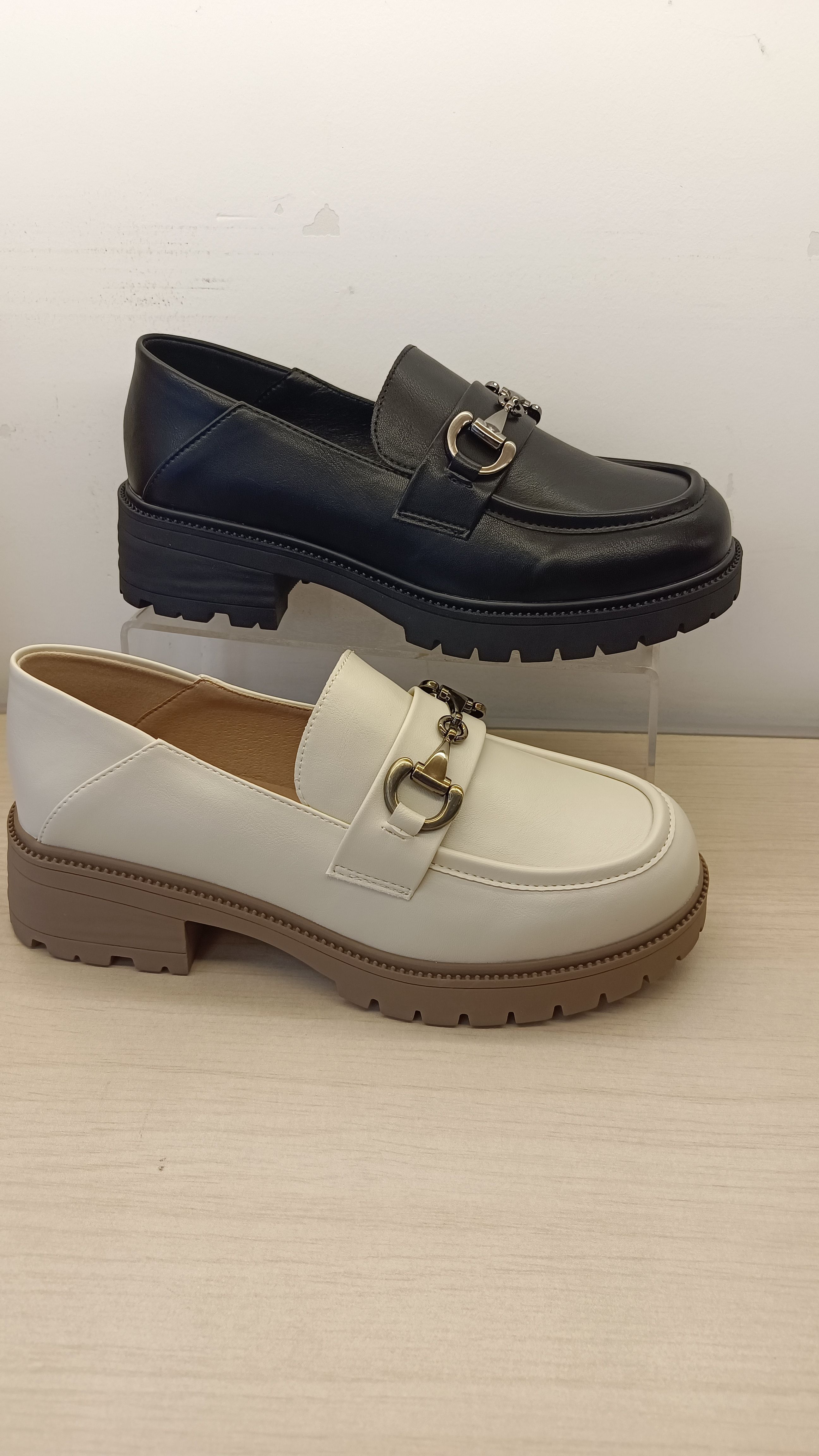 大东小皮鞋女鞋2025春季新款日韩气质马蹄扣深口套脚制服单鞋3195