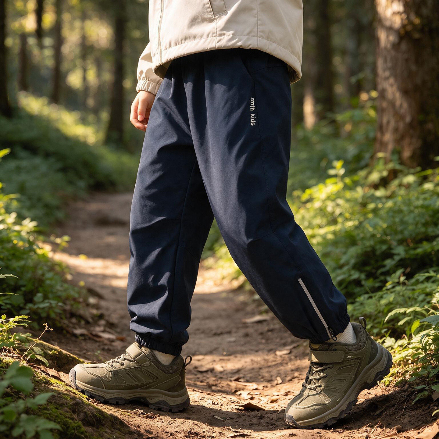 儿童男女童裤子休闲加绒登山裤防水滑雪加厚新款户外冲锋裤2026潮