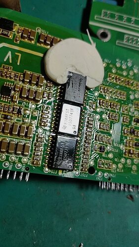 ISO7741FQ ISO7741F 威迈斯荣威新能源充电机数字隔离器IC芯片