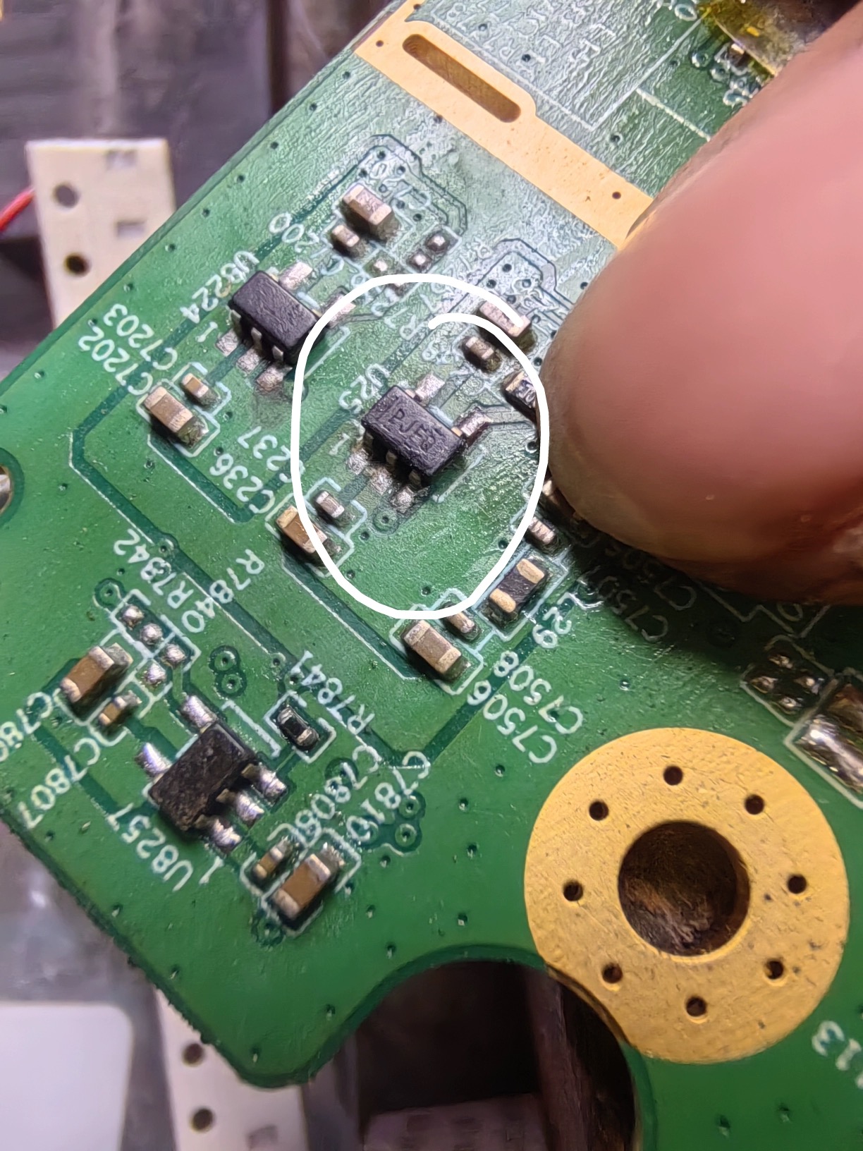 TPS73601DBVR 丝印 PJFQ SOT23-5 LDO稳压器 400mA 1.1-5.5V输出