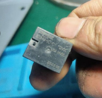 833HM-1C-C 12V 5脚 继电器 全新