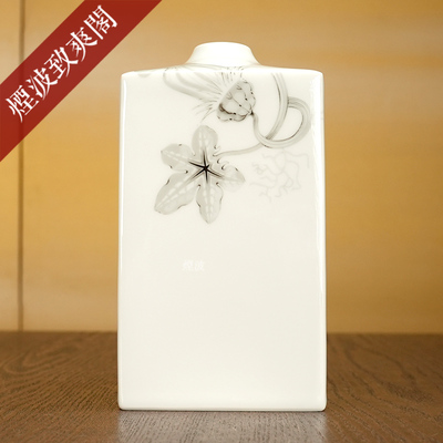 波尔纳花园灰色方形花瓶摆件