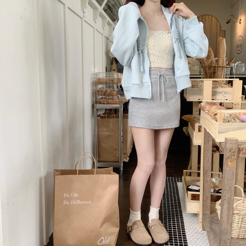 DearYN高腰灰色包臀短裙
