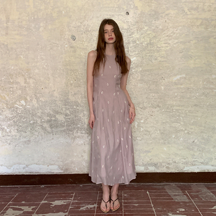 ZHUYIYI 绣花无袖薄纱连衣裙女夏长裙收腰显瘦圆领新款原创设计