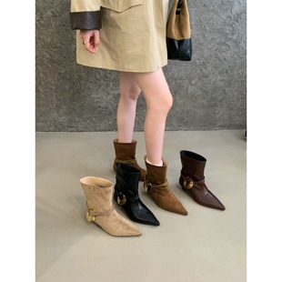 羊京绒2025年秋季 复古低跟美拉德短靴靴褶皱显瘦尖头堆堆靴女 新款