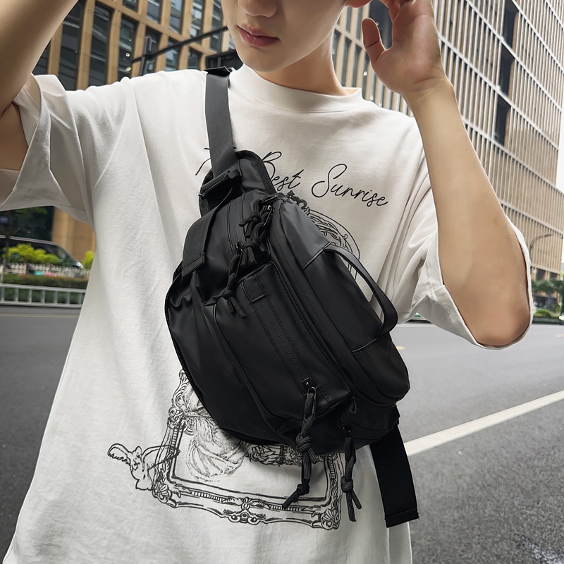 凡班防水皮膜牛津布背包机车包