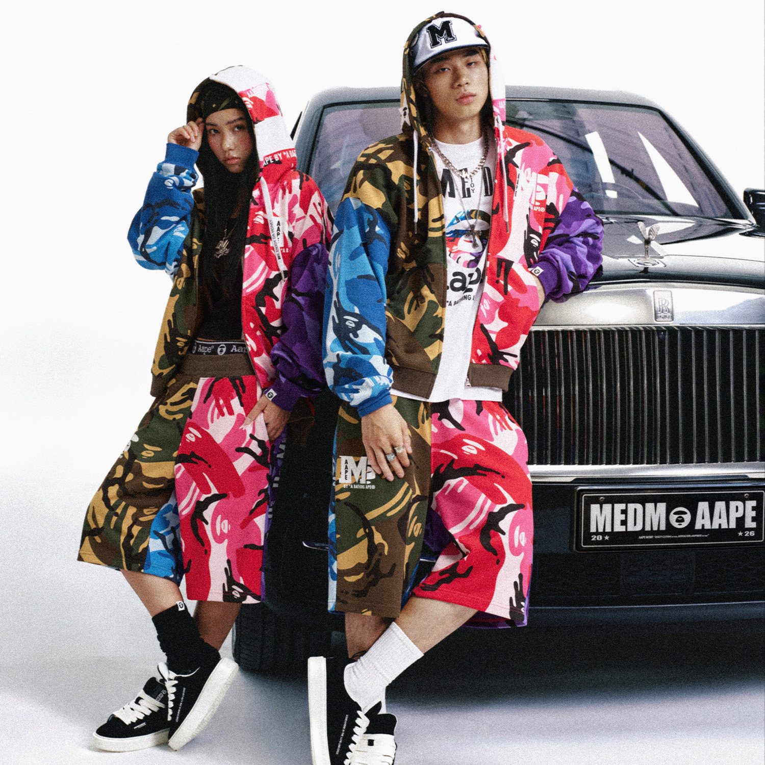MEDM×AAPE联名迷彩印花针织短裤图片