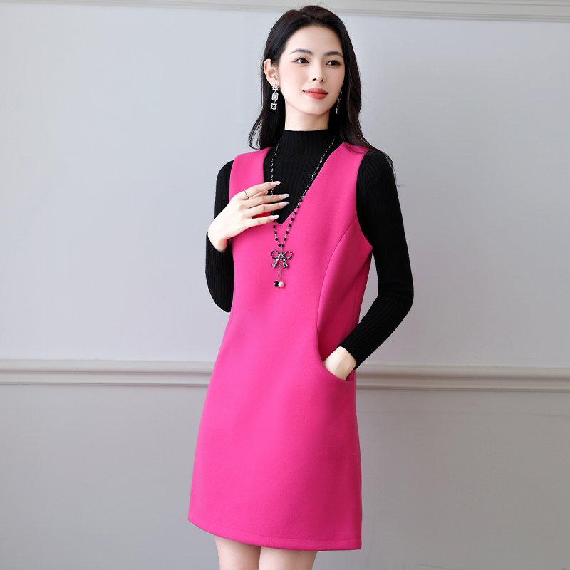 玫红色无袖毛呢连衣裙女士宽松大码2025秋冬新款休闲马甲背心裙