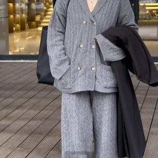 BENYI 2504 本异女：老钱风全羊毛宽松麻花针织倾国领套头毛衣套装