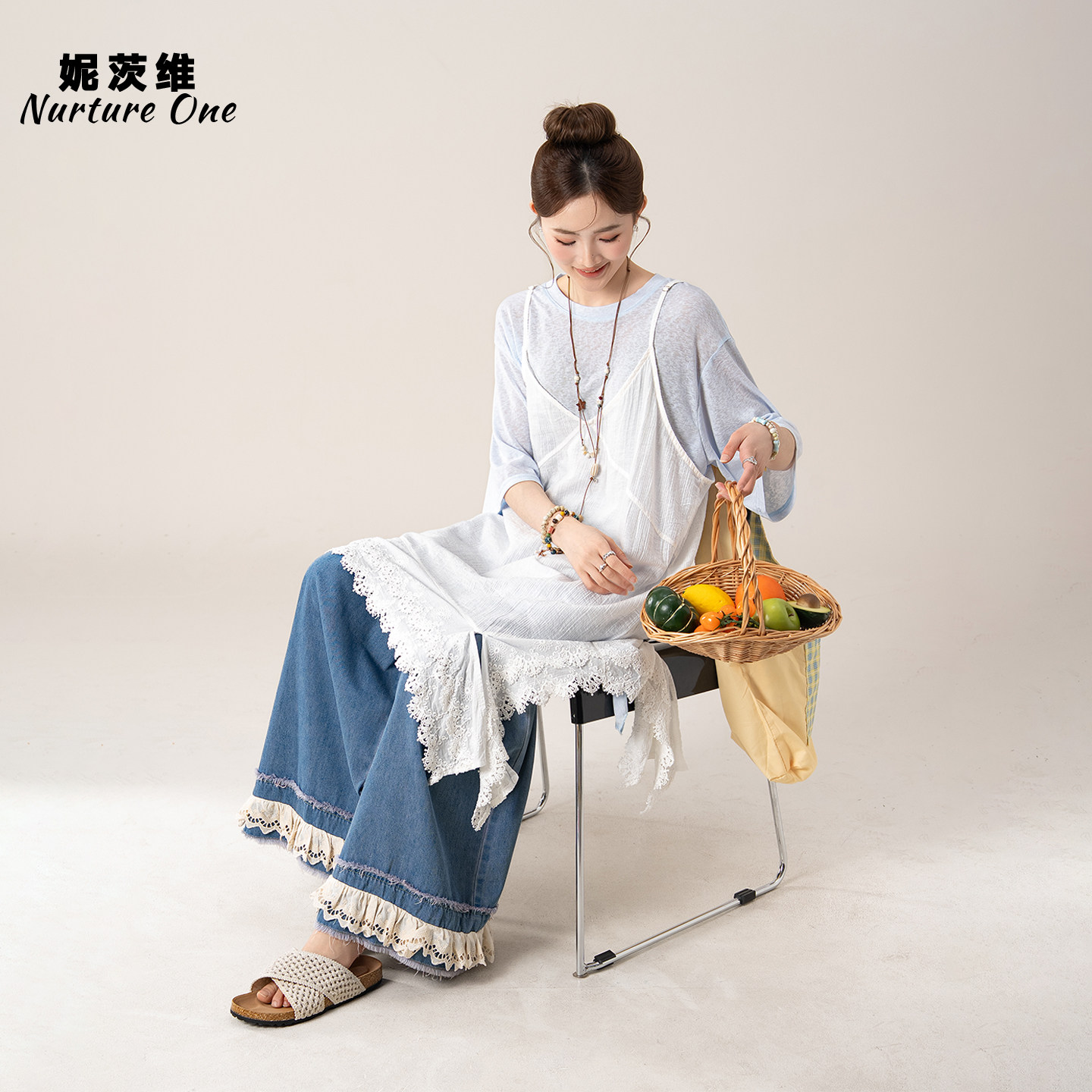 妮茨维【森系松弛】白色不规则蕾丝吊带裙女不费力穿搭上衣牛仔裤